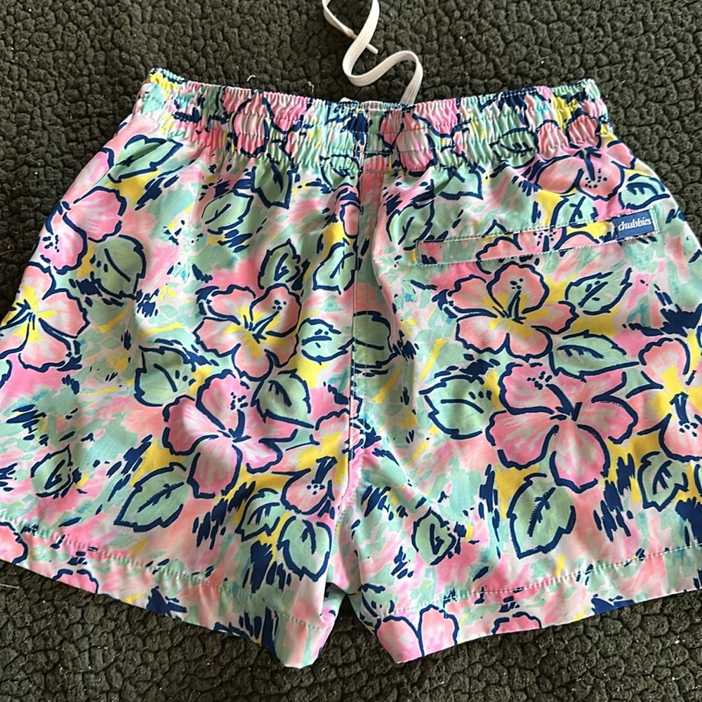 Chubbies Pink Athletic Shorts with Floral Pattern and Elastic Waistband - Picture 5 of 6
